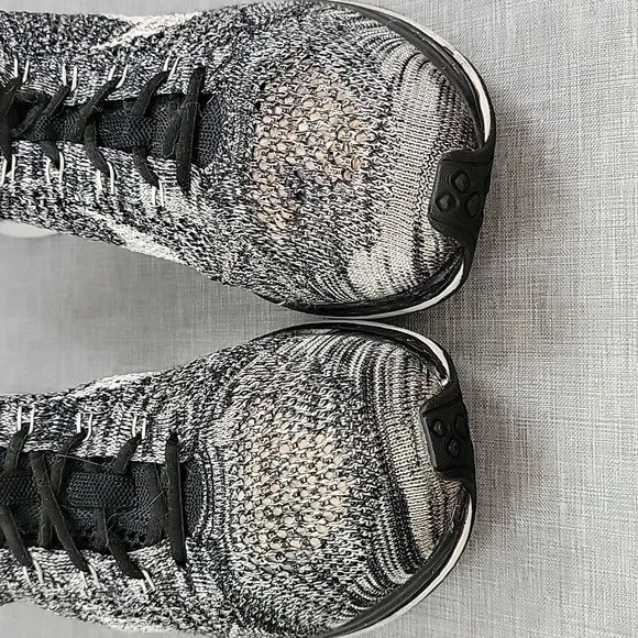 Nike Flyknit Racer oreo 2.0 black white running shoes 526628-012 women's 9