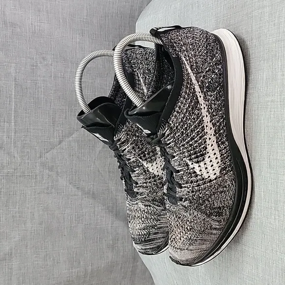 Nike Flyknit Racer oreo 2.0 black white running shoes 526628-012 women's 9