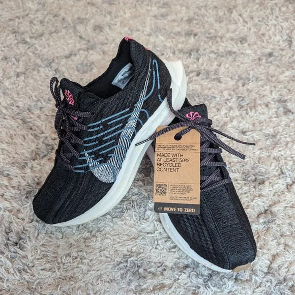 Nike Flyknit Zoom X athletic shoes