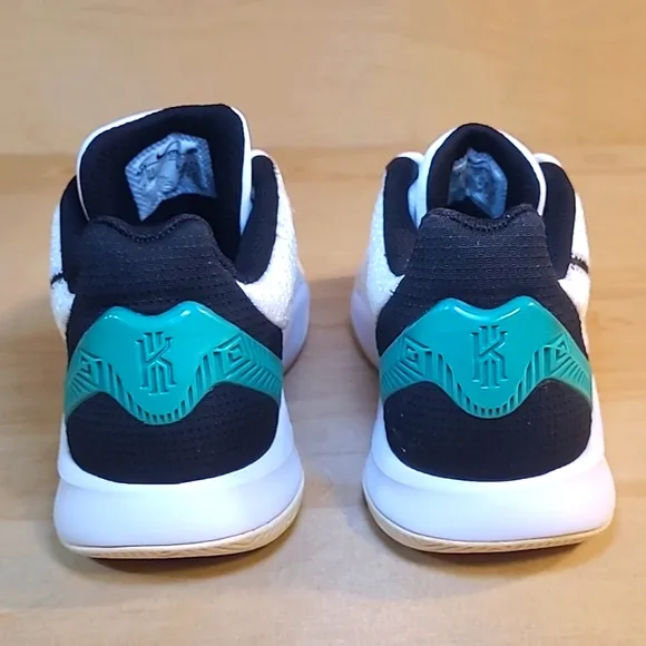 Nike Kyrie Flytrap 2 GS Black Green Athletic Shoes AQ3412-136