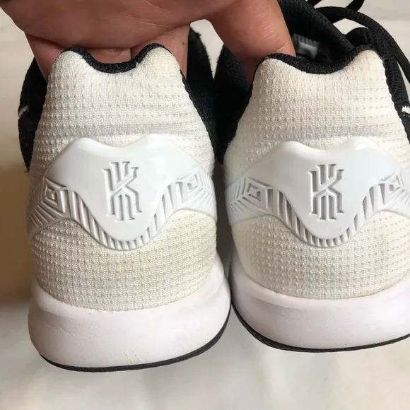 Nike Kyrie Flytrap ll GS black white basketball 🏀 athletic shoes