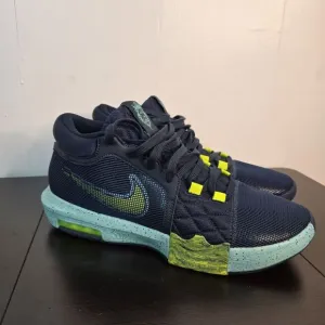 NIKE LEBRON WITNESS VIII 8 FB2239-402 Armory Navy/Green Frost/Bicoastal/Cyber 13