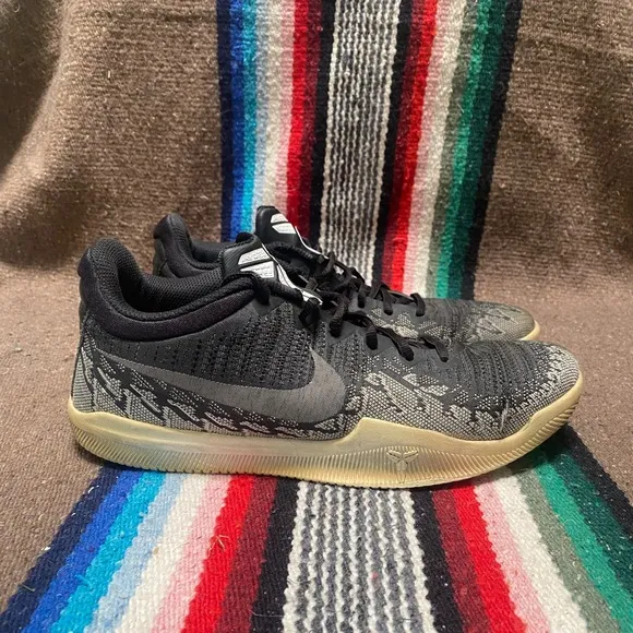 Nike Mamba Rage Anthracite Mens Size 10.5 Black White Athletic Sneaker Shoes