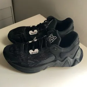 Nike Men’s Black Giannis Immorality 2 Athletic Shoes Size 7 1/2