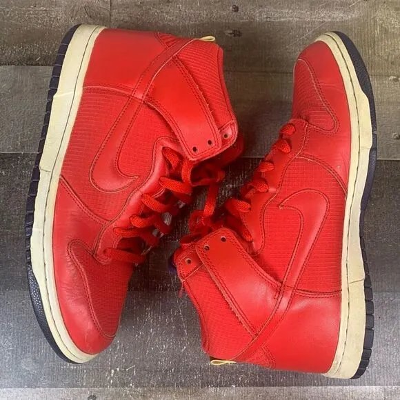 Nike Men’s Size 10.5 Dunk High Top Basketball Shoes Red Athletic Sneakers Retro