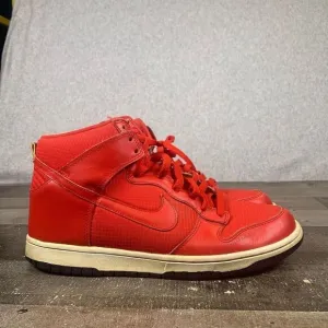 Nike Men’s Size 10.5 Dunk High Top Basketball Shoes Red Athletic Sneakers Retro