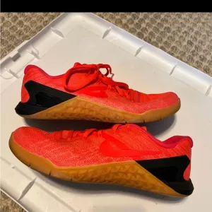 Nike NIKe Id METCON 3 Men`s Size 8 Red Gum Athletic Trainning Shoes 920369-991