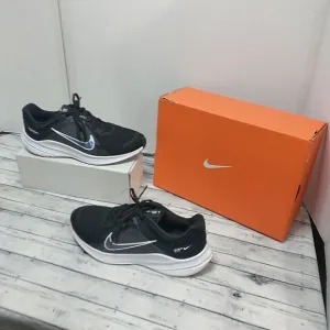 Nike Quest 5 Women's SZ 11 Running Shoes Black Athletic New With Box.
