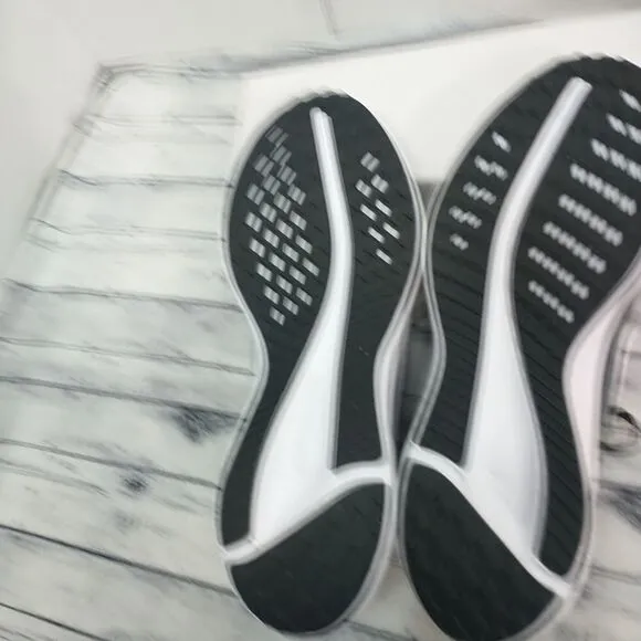 Nike Quest 5 Women's SZ 11 Running Shoes Black Athletic New With Box.