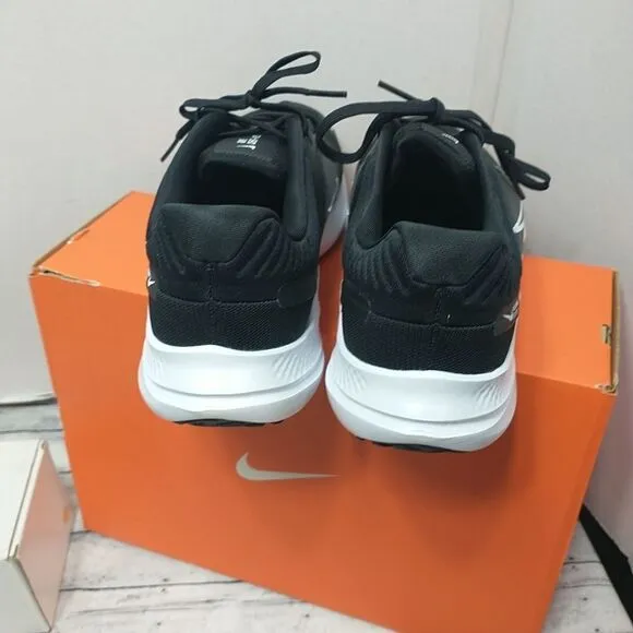 Nike Quest 5 Women's SZ 11 Running Shoes Black Athletic New With Box.