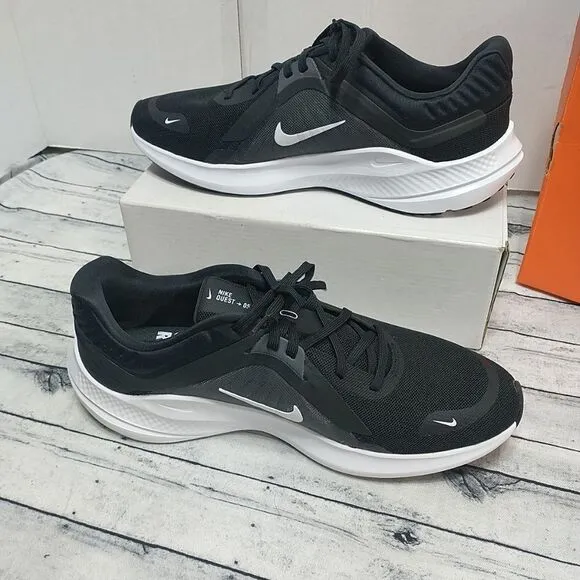 Nike Quest 5 Women's SZ 11 Running Shoes Black Athletic New With Box.