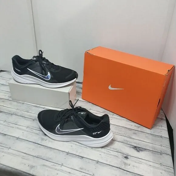 Nike Quest 5 Women's SZ 11 Running Shoes Black Athletic New With Box.