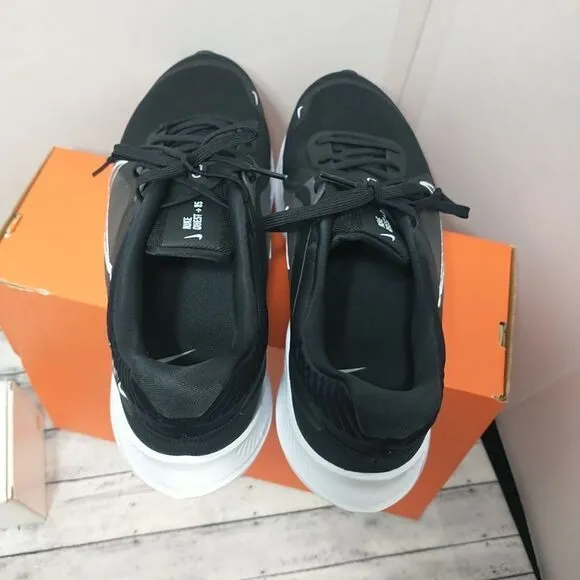 Nike Quest 5 Women's SZ 11 Running Shoes Black Athletic New With Box.
