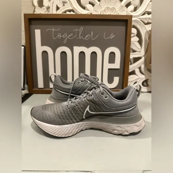 Nike React Infinity Run Flyknit 2 Womens Running Shoes Gray Sizes 7 preowned