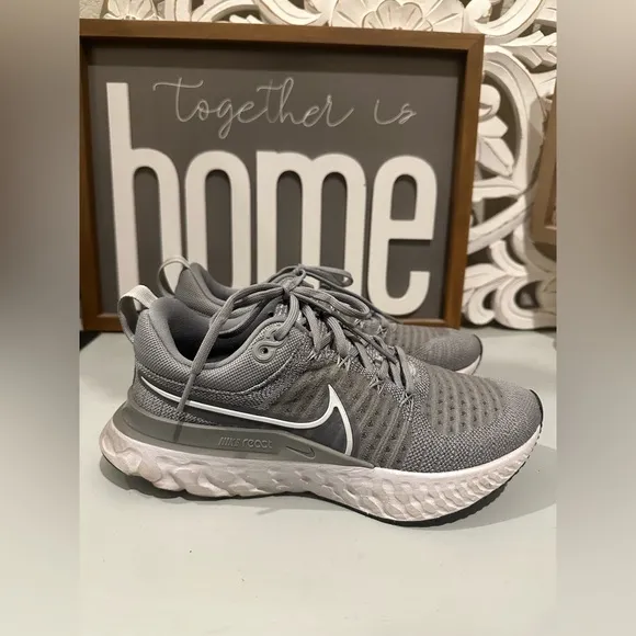 Nike React Infinity Run Flyknit 2 Womens Running Shoes Gray Sizes 7 preowned