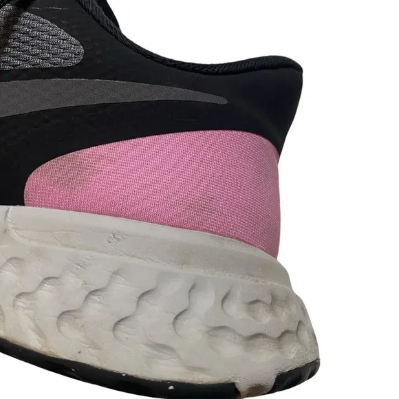 Nike Revolution 5 Running Shoes Women’s size 12 W Pink Black and Gray