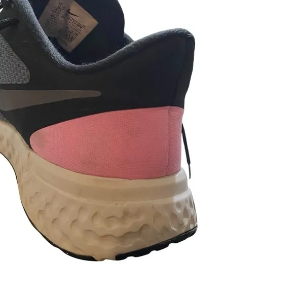 Nike Revolution 5 Running Shoes Women’s size 12 W Pink Black and Gray