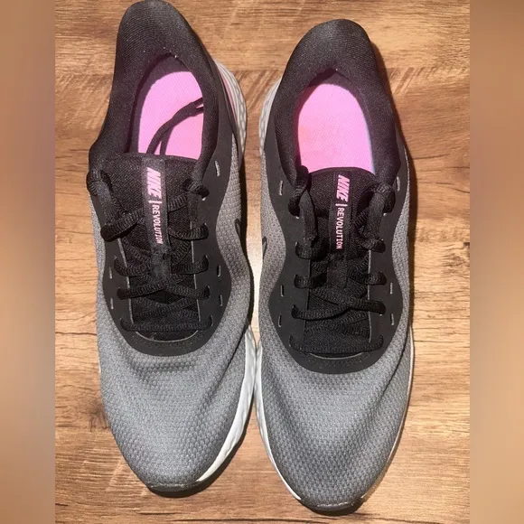 Nike Revolution 5 Shoes Sneakers Womens Pink Gray Running BQ3207-004 Size 11
