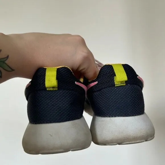 NIKE Roshe Run Running Low Navy Pink Shoes