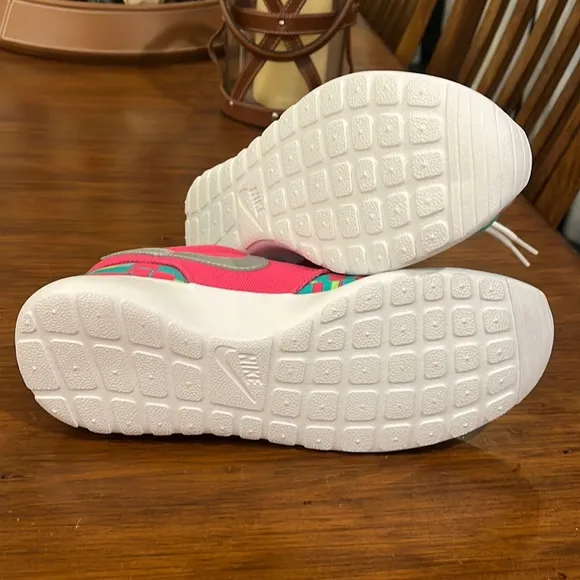 Nike Rosherun Print GS shoes sneakers 677784 601 Youth Girls Size 5.5 Y