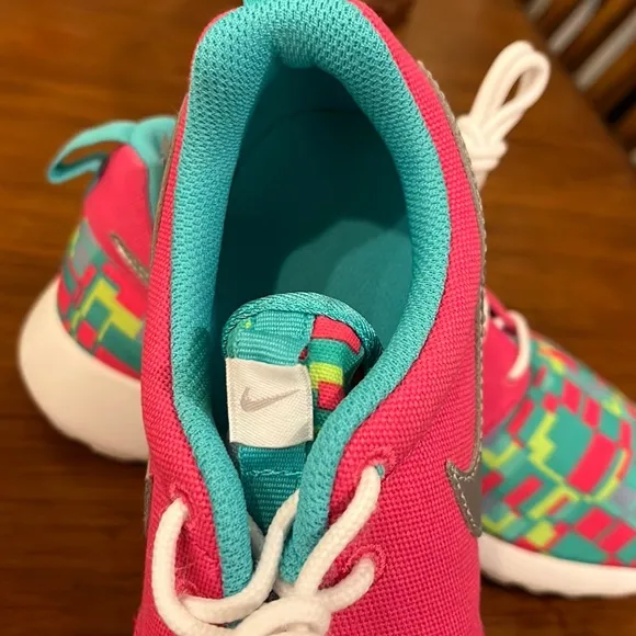 Nike Rosherun Print GS shoes sneakers 677784 601 Youth Girls Size 5.5 Y