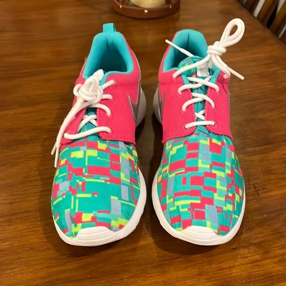 Nike Rosherun Print GS shoes sneakers 677784 601 Youth Girls Size 5.5 Y