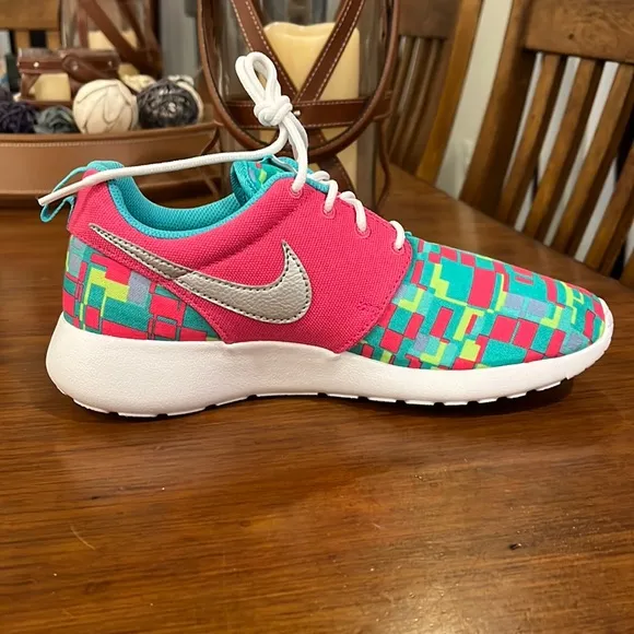 Nike Rosherun Print GS shoes sneakers 677784 601 Youth Girls Size 5.5 Y