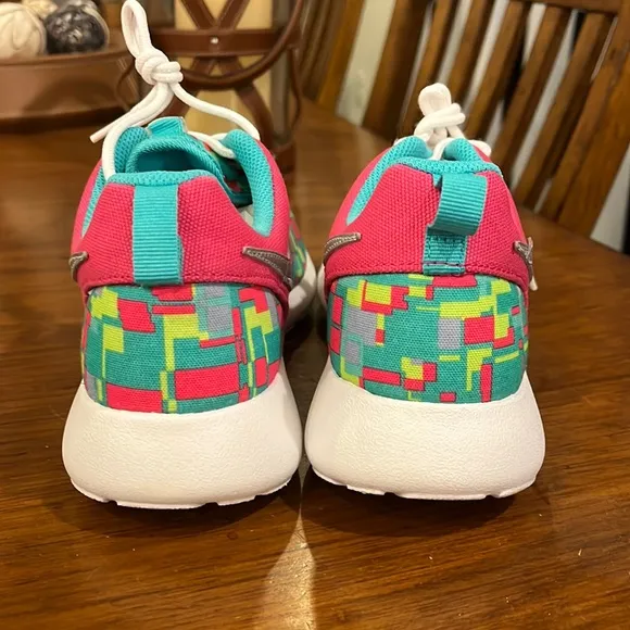 Nike Rosherun Print GS shoes sneakers 677784 601 Youth Girls Size 5.5 Y