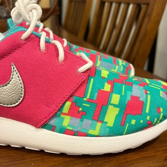 Nike Rosherun Print GS shoes sneakers 677784 601 Youth Girls Size 5.5 Y