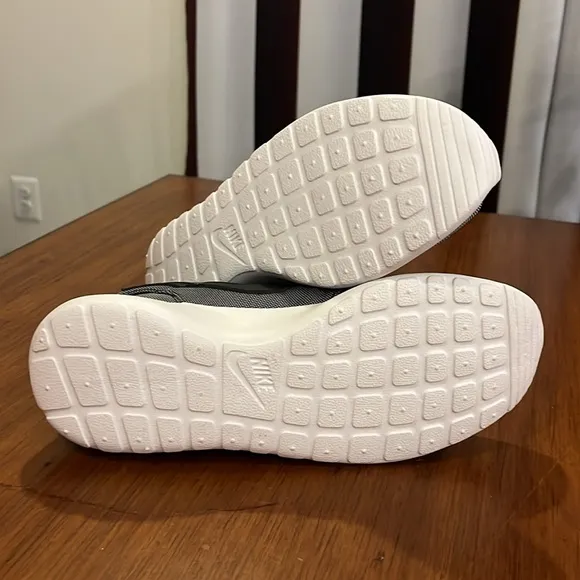 Nike Rosherun Roshe One Premium shoes sneakers new 525234 010 Mens Size 8