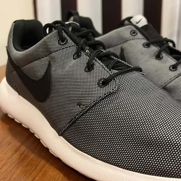 Nike Rosherun Roshe One Premium shoes sneakers new 525234 010 Mens Size 8