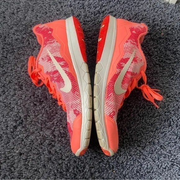 𝅺nike Running Sneaker Pink Orange Size 8