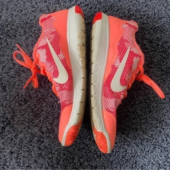 𝅺nike Running Sneaker Pink Orange Size 8