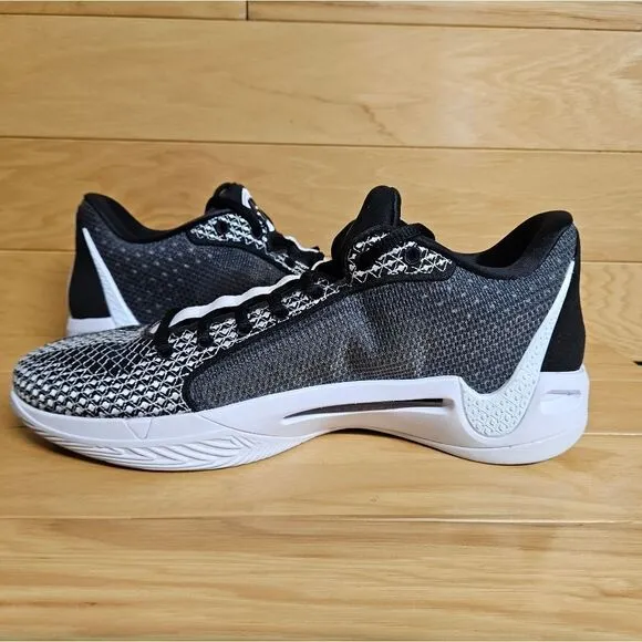 Nike Sabrina 1 TB Women's Size 11 Black White Basketball Shoes FQ3391-002