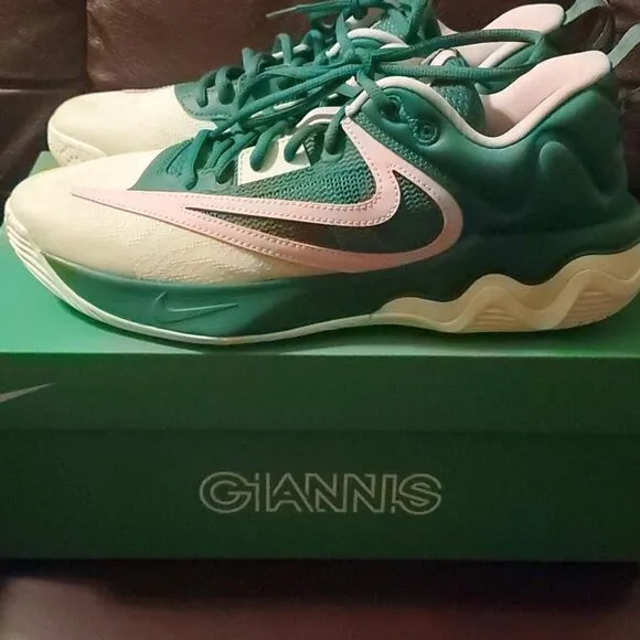 Nike sneakers men's size 9 green pink off-white Giannis Immortality 3 ba…