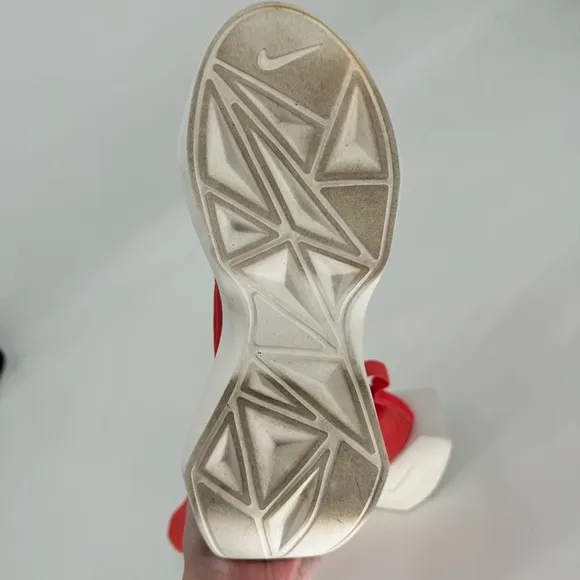 Nike‎ Women's 8 Vista Lite Magic Ember White Athletic Running Sneaker Shoes