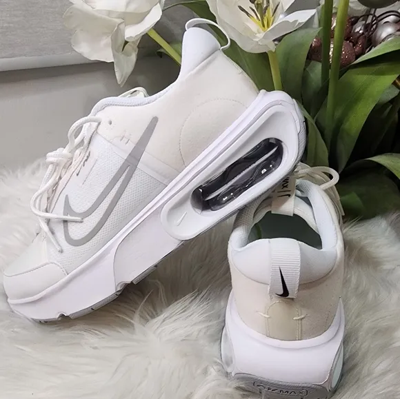 Nike Women's Air Max Interlock Shoes Sneakers new