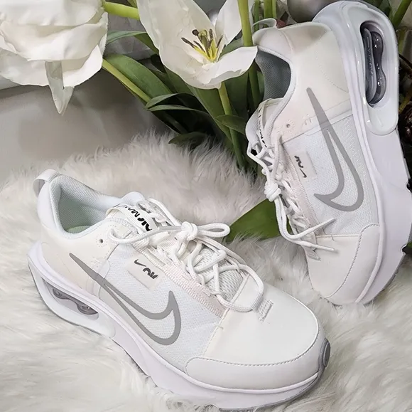 Nike Women's Air Max Interlock Shoes Sneakers new