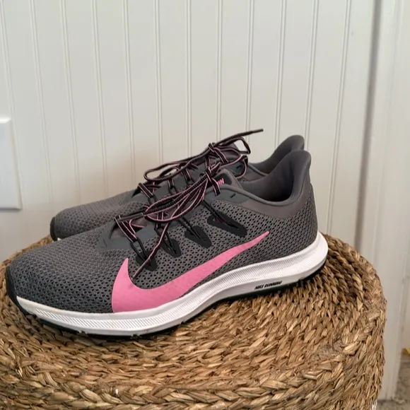 Nike Women's Gray and Pink Running Shoes