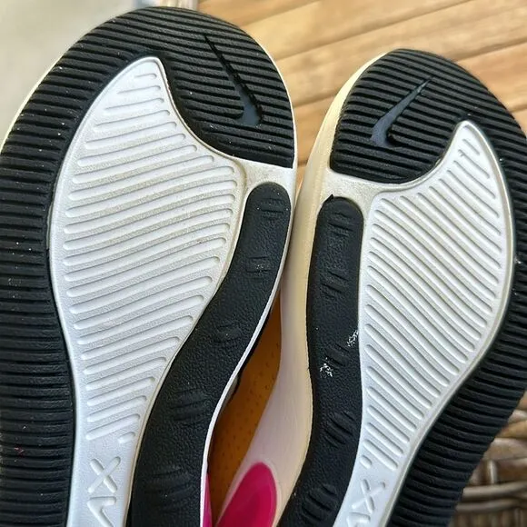 NIKE Women's Race Running Sneakers  5.5