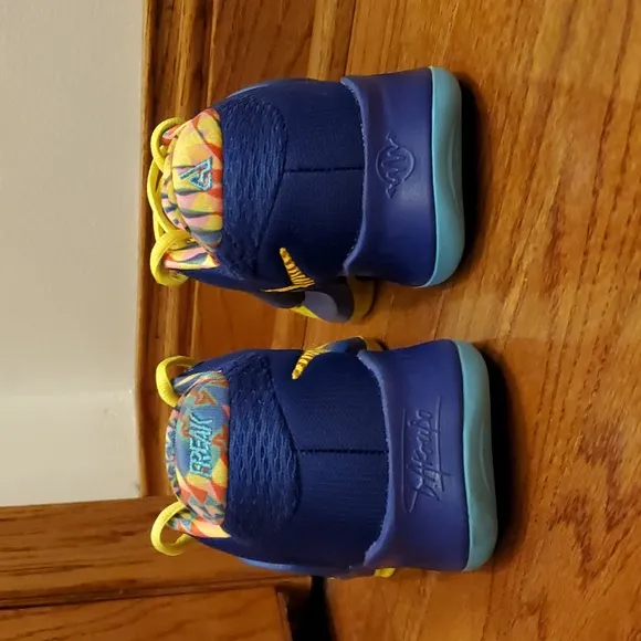 Nike Zoom Freak 4 Big Kids. Royal blue/ yellow, Kaleidoscope Athletic Shoes 6Y