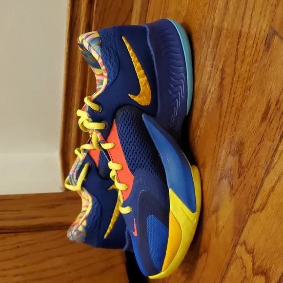 Nike Zoom Freak 4 Big Kids. Royal blue/ yellow, Kaleidoscope Athletic Shoes 6Y