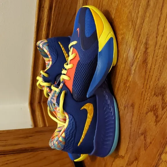 Nike Zoom Freak 4 Big Kids. Royal blue/ yellow, Kaleidoscope Athletic Shoes 6Y