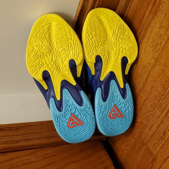 Nike Zoom Freak 4 Big Kids. Royal blue/ yellow, Kaleidoscope Athletic Shoes 6Y