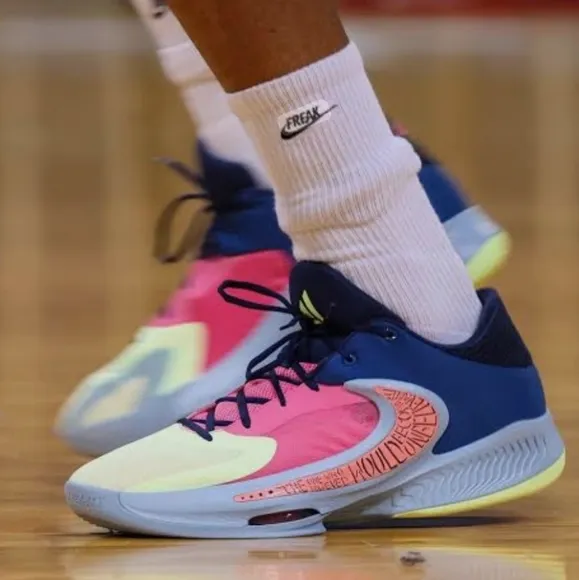 Nike Zoom Freak 4 NRG Unknown Pink Blue Basketball Shoes Size 11