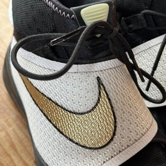 NIKE Zoom Hyperrev Black White Gold 820224-071 Basketball Shoes/Sneakers 10.5