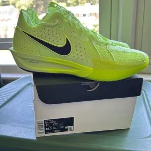 Nike ZoomX Green Athletic Shoes NWOT