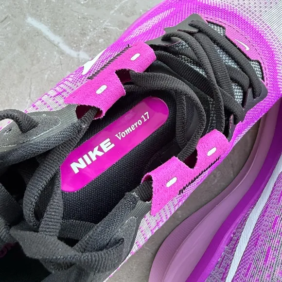 Nike ZoomX Vomero 17 Running Shoes Mens Sz 11.5 Hyper Violet Black FB1309-500