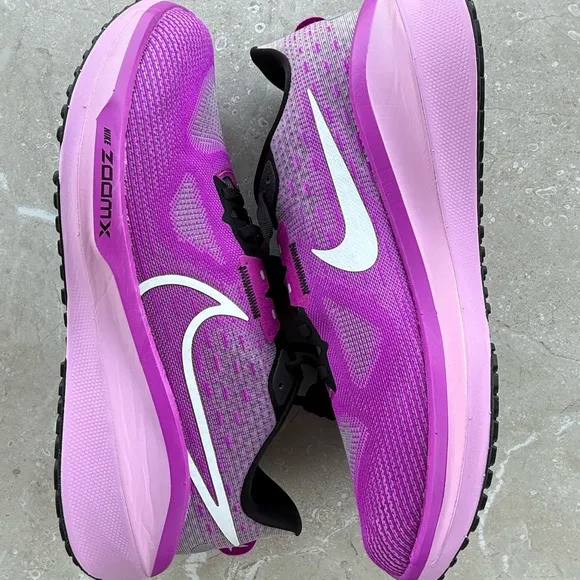 Nike ZoomX Vomero 17 Running Shoes Mens Sz 11.5 Hyper Violet Black FB1309-500