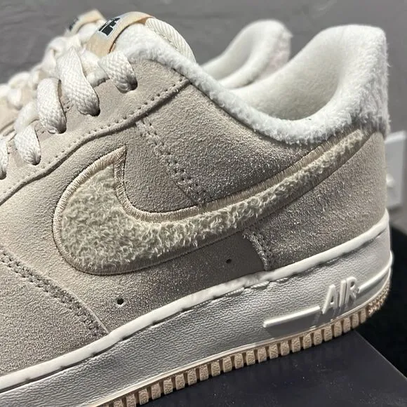 🔥🔥NIKE Air Force 1 '07 SE Sanddrift Beige Fuzzy Sneakers Women Sz 10 - PERFECT